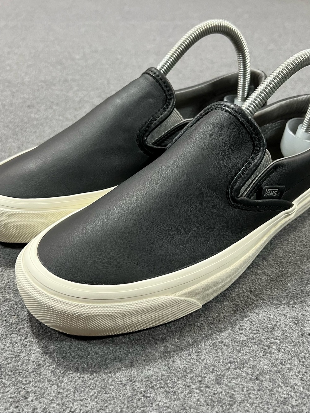 VANS x Aritzia Premium Leather Classic Slip On 98 DX Women’s Size 7.5 Sneaker